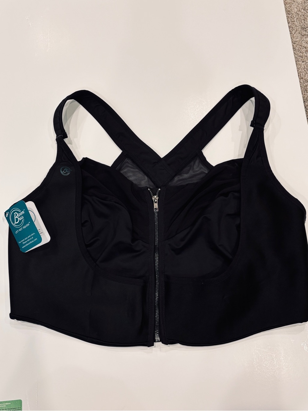 NWT Bloom Bras Signature size 10 see size chart black zipper enclosure